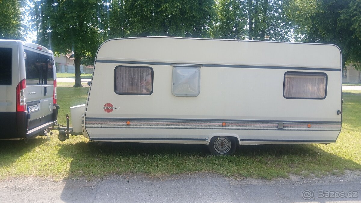 Prodám obytny přívěs karavan bez dokladu