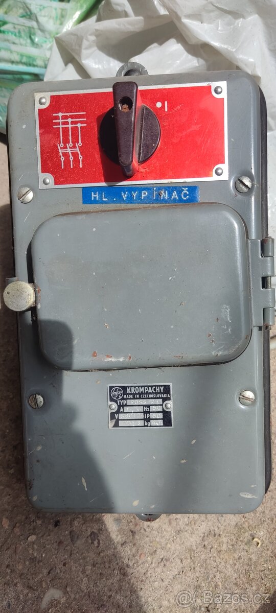 Třífázový elektromotor