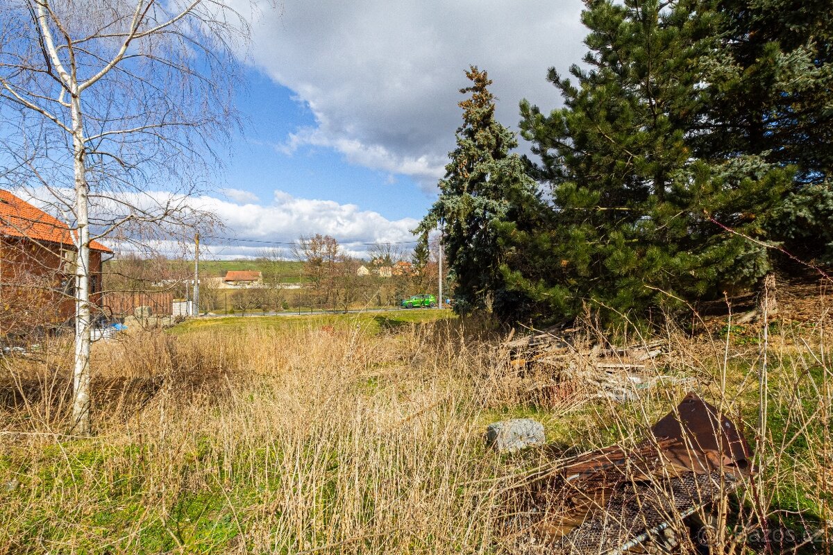 Prodej stavebního pozemku 946 m² Páleč