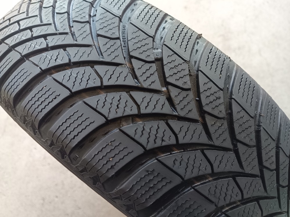 185/65 R15 SEMPERIT (2822)