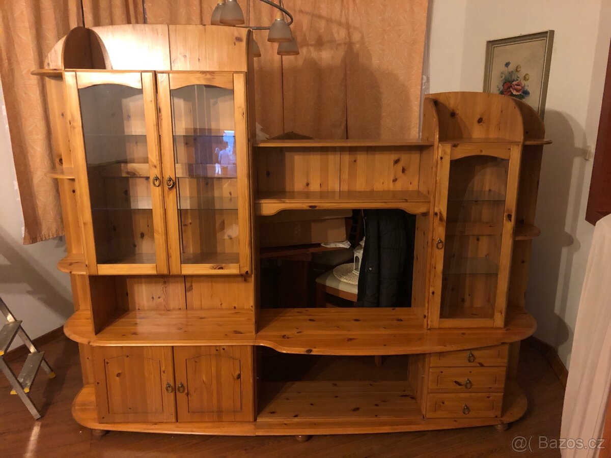 Stěna z borovice masiv - prosklená