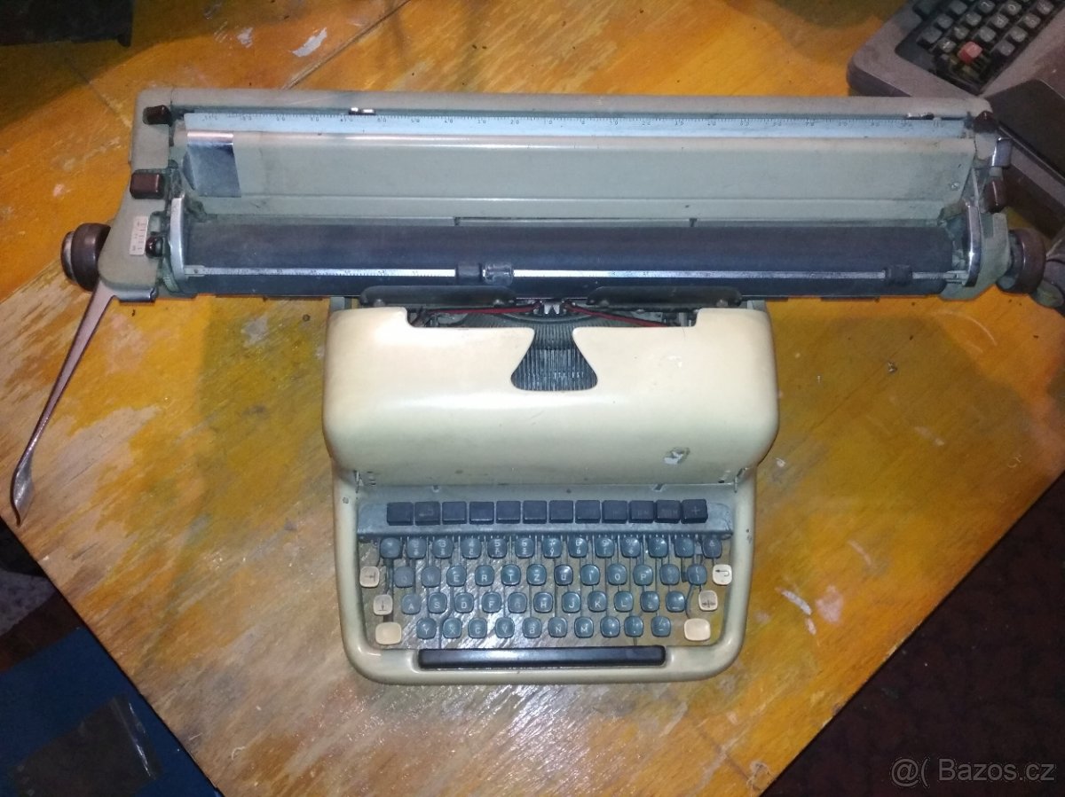 Psací stroj Remagg 11" , 21" a Consul