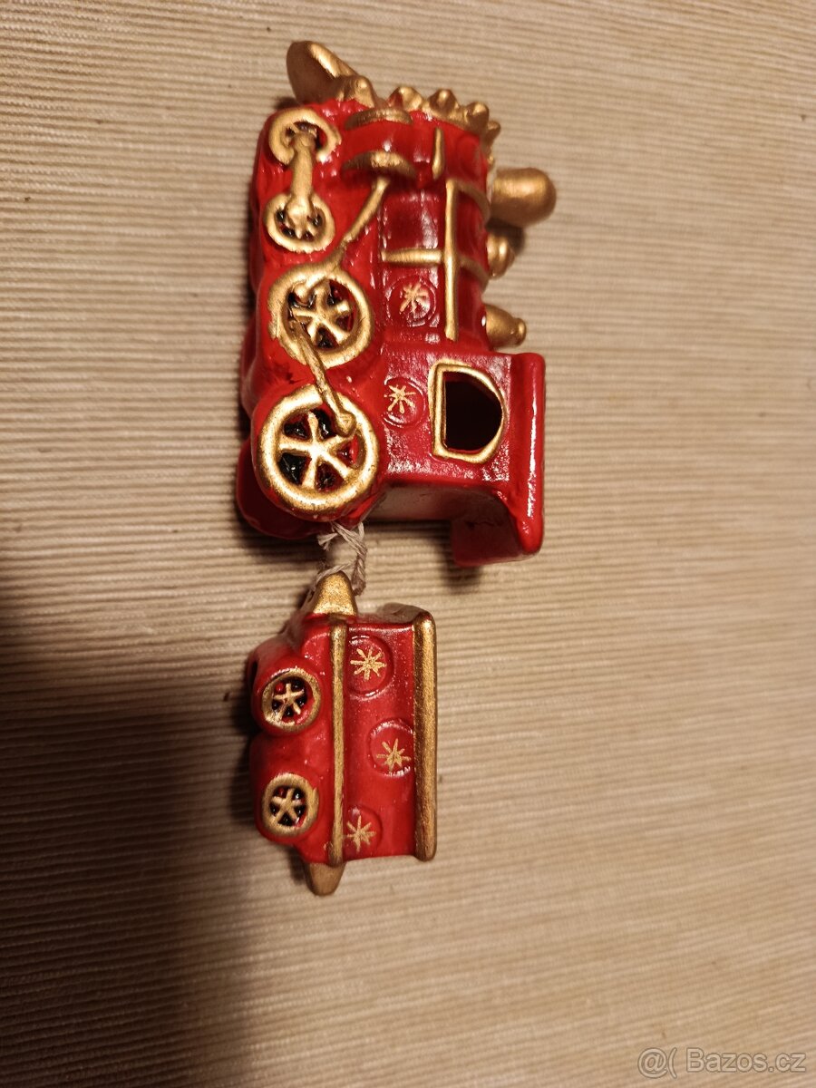 Keramický vláček svícen