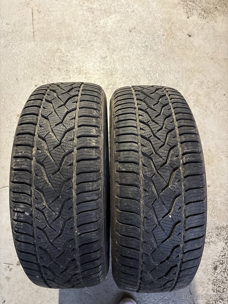 Celoroční pneu Barum 215/60 16