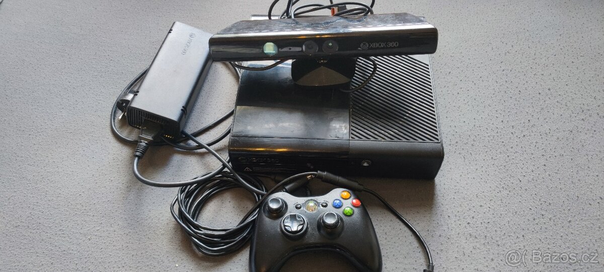 Xbox 360 (500gb )  +kinect +ovladač+ 1hra  NHL07