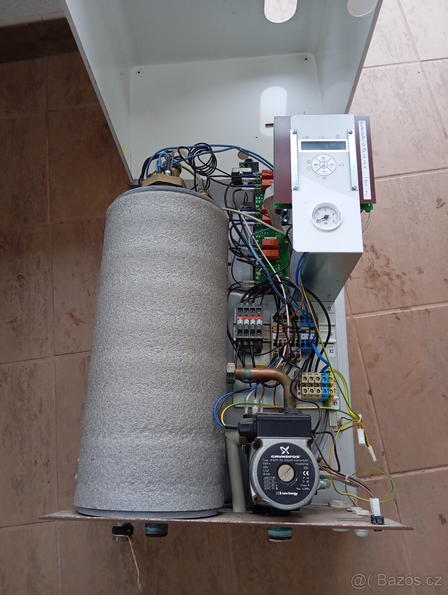 Nabízím k prodeji – elektrický kotel Mora Top + prostorový t