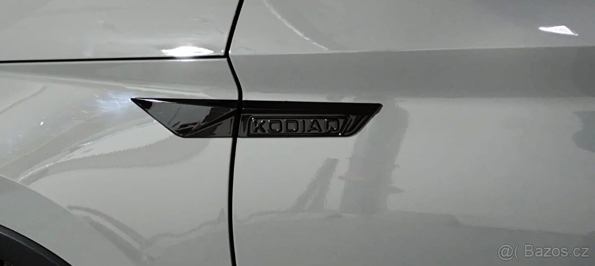 Čierne nápisy na blatník pre ŠKODA modely