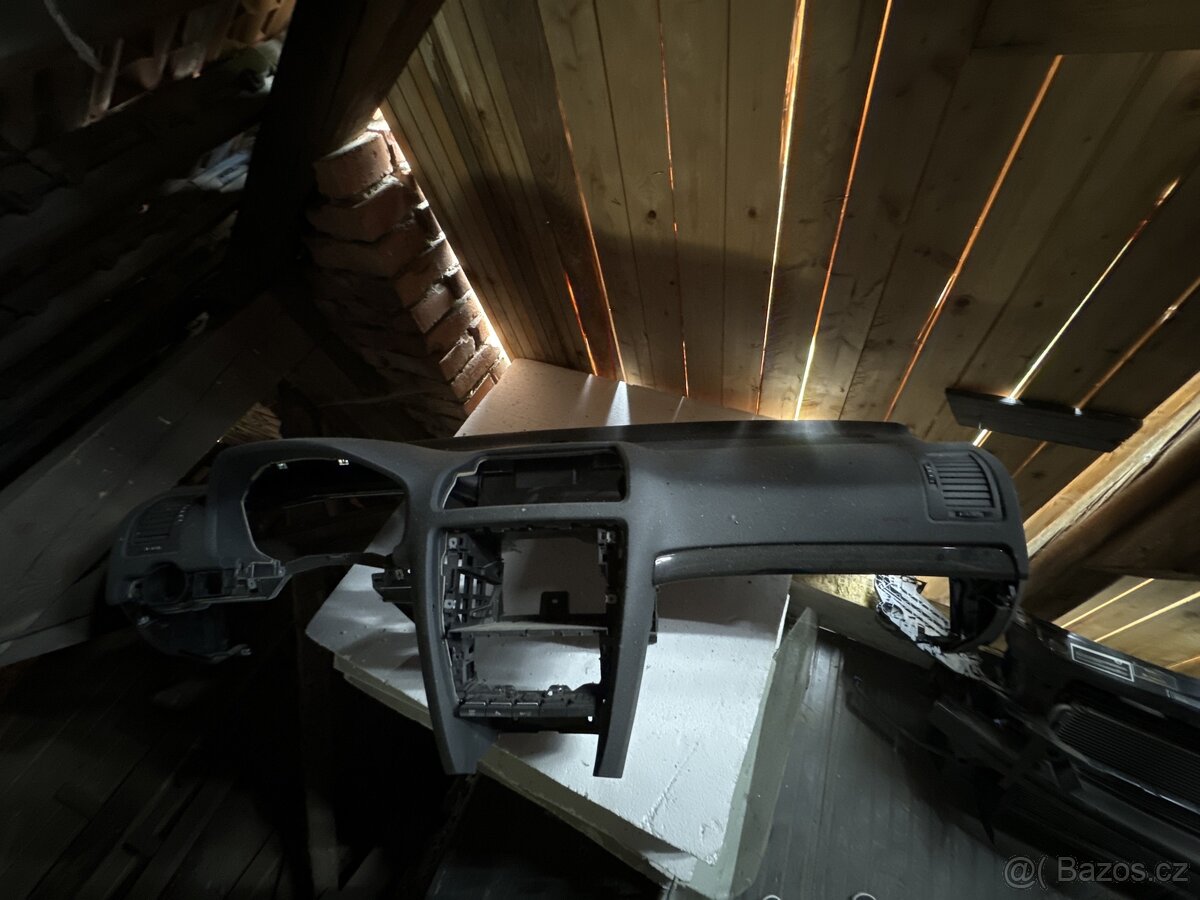 Palubní deska Octavia 2