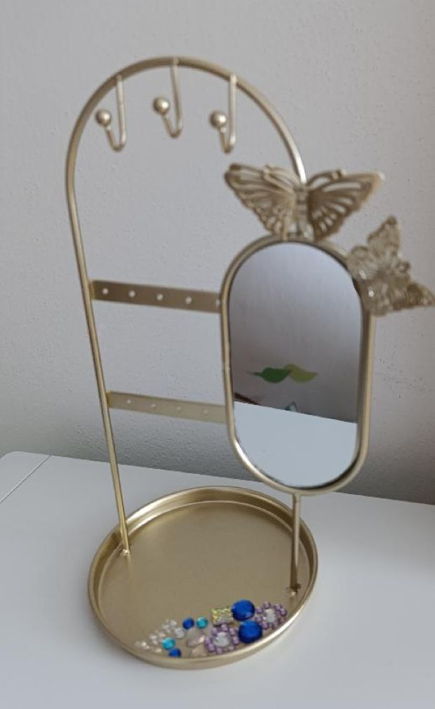 Stojánek na šperky