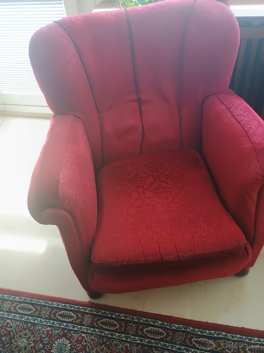 Prodám starožitné křeslo usak