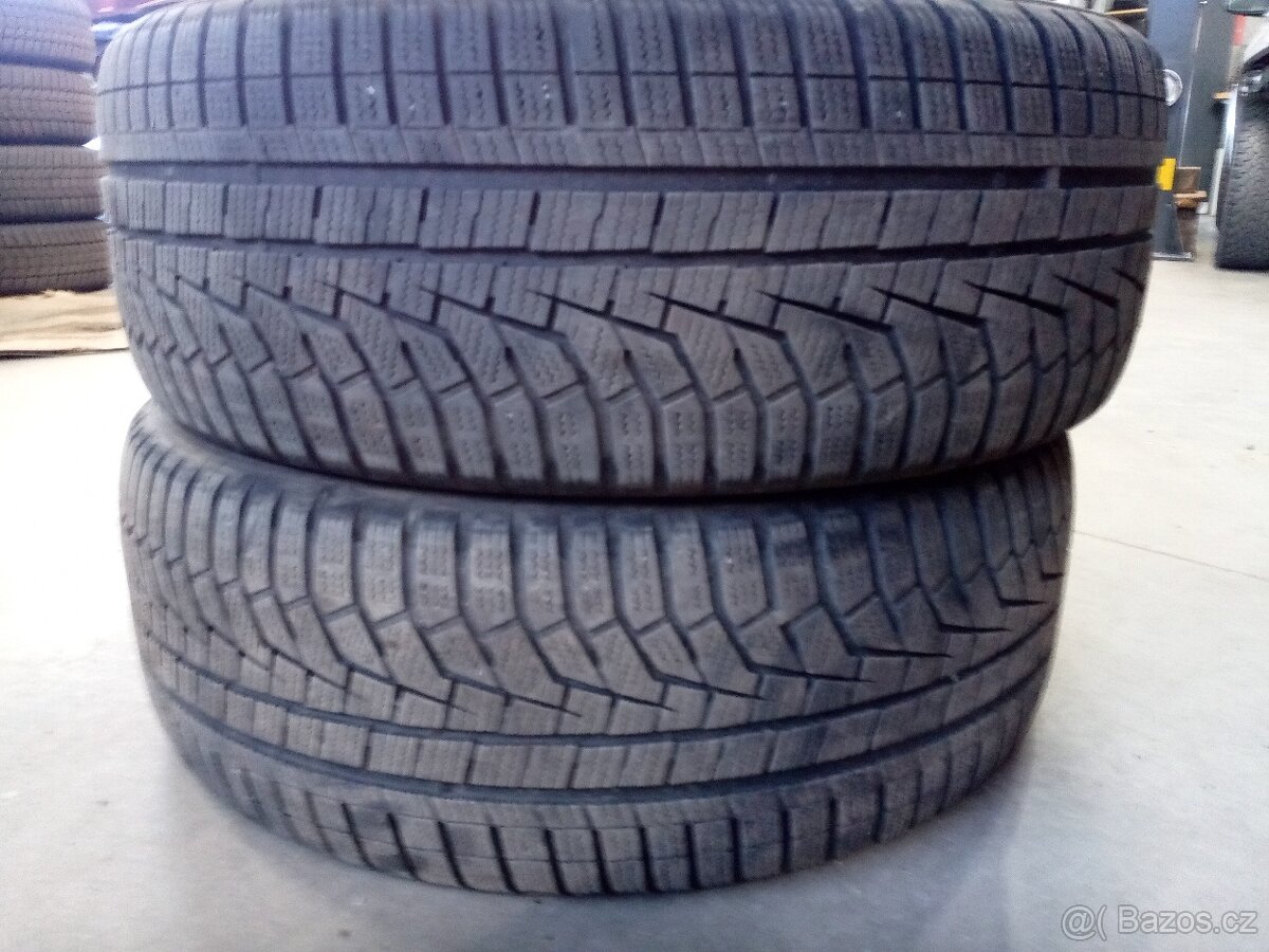 K prodeji 2 ks pneu rozměr 235/50 R 19