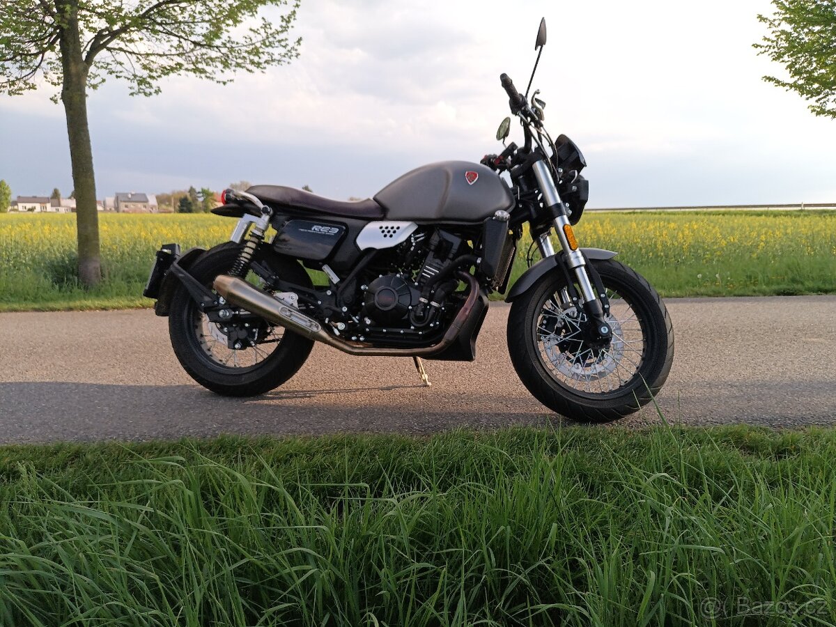 RE3 400ccm