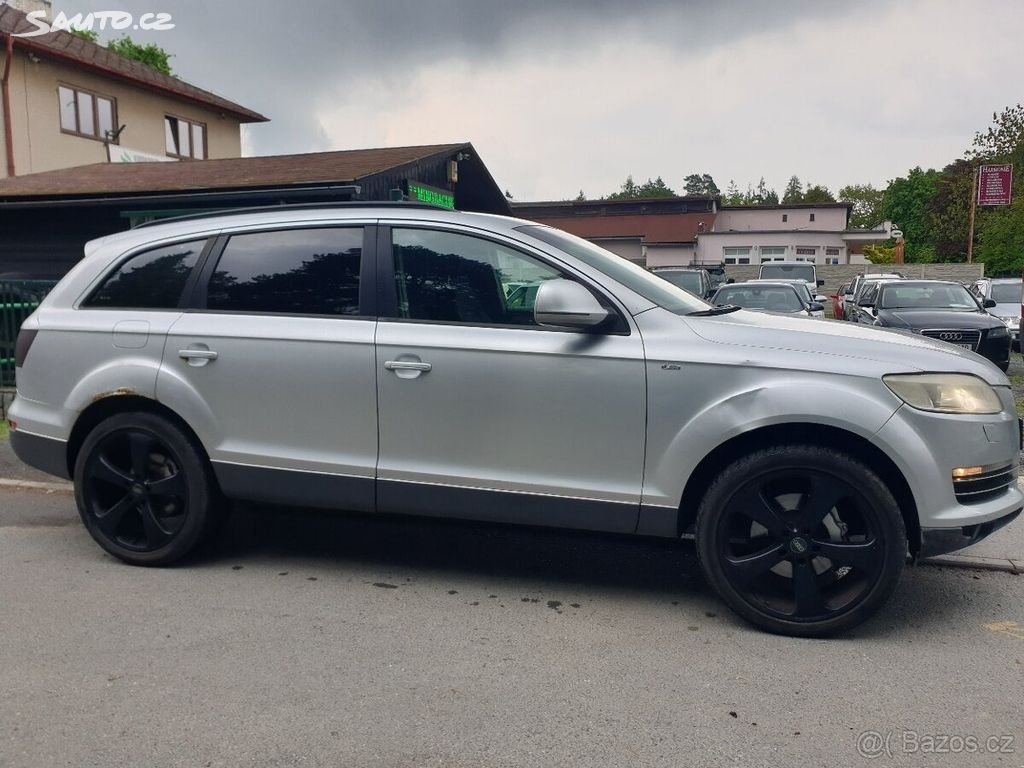 Audi Q7 prodám na opravu,koroze+závady pojízdné Říčany
