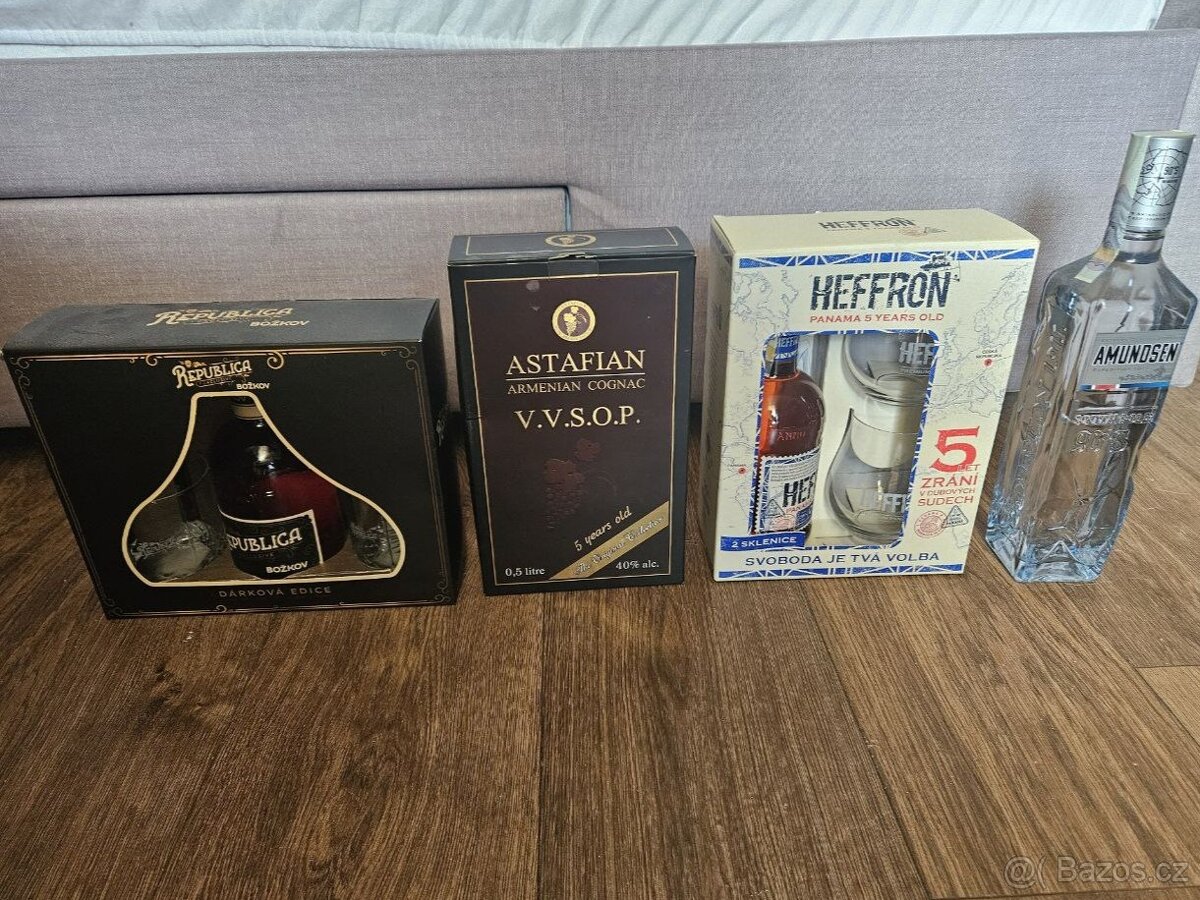 Alkohol - Božkov, vodka Amundsen, koňak, Heffron