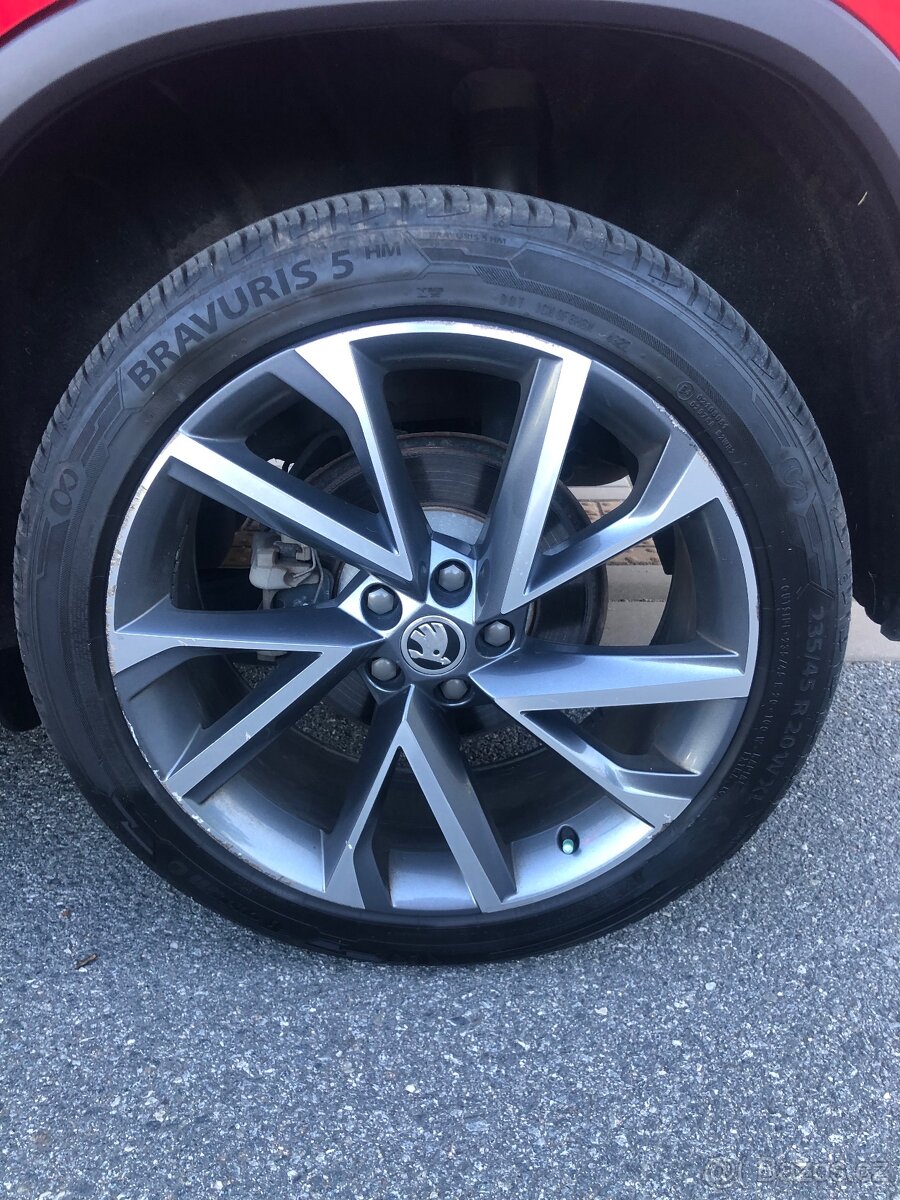 Prodám 2ks pneu Barum 235/45R20WXL