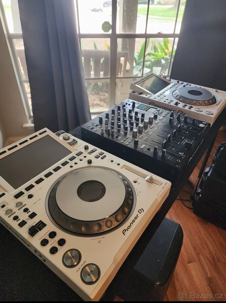 2x Pioneer CDJ-3000 (model LE white) a DJM 900 NXS-2