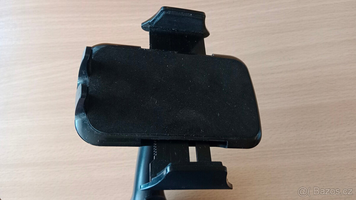 Univerzální držák telefonu do auta