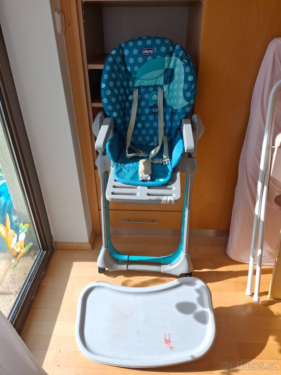 Jídelní stolička polohovací.