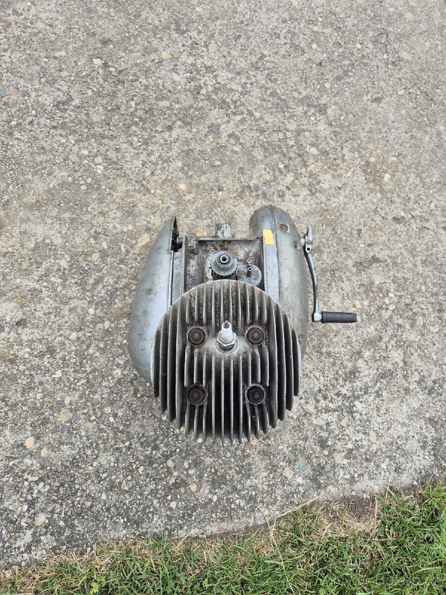 Prodám motor Jawa 250/590 sport.