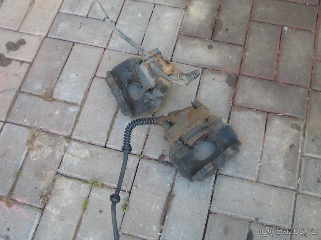 Brzdové třmeny přední VW T5 2.5