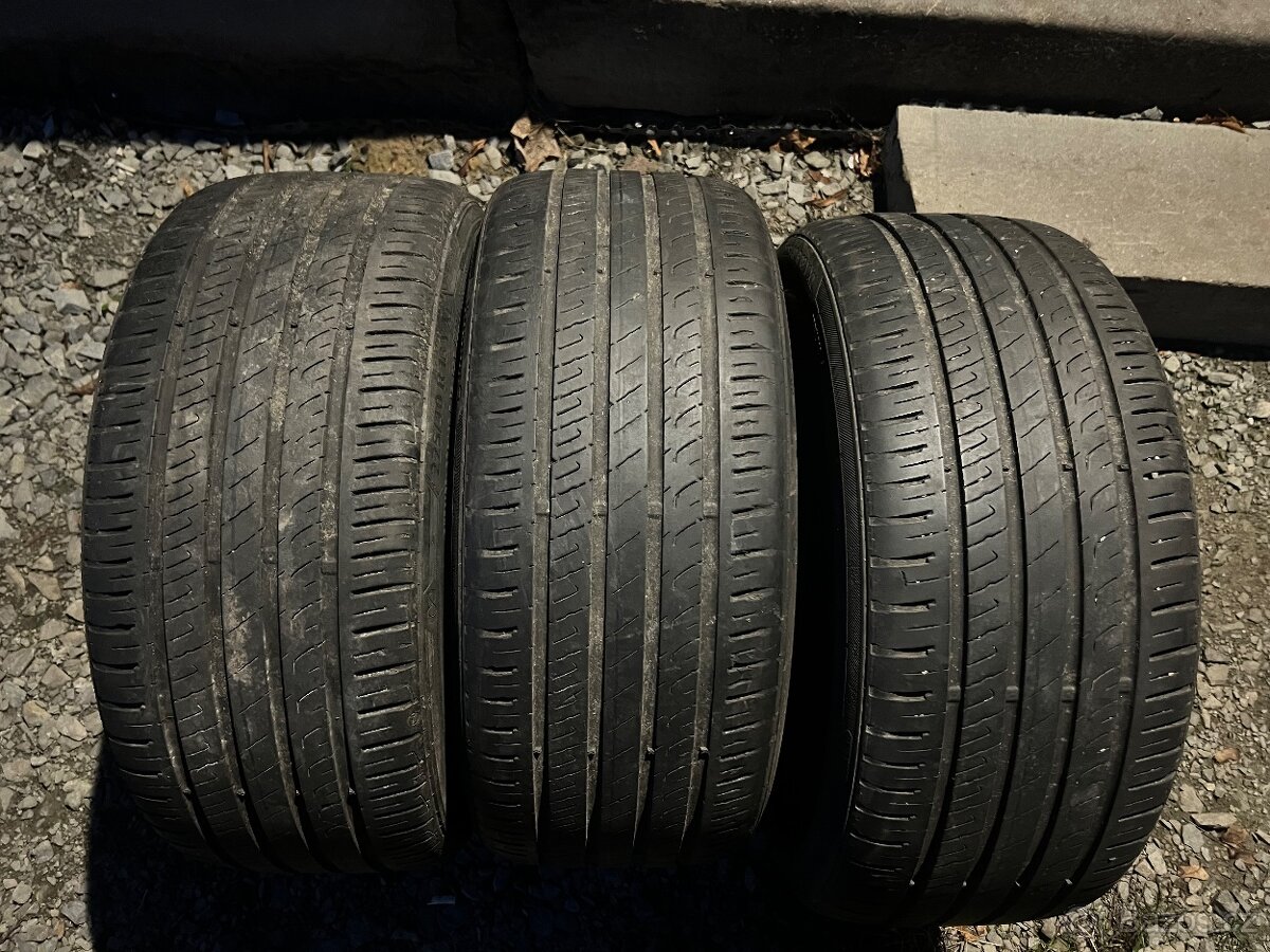 Letní pneu Barum Bravuris 5 225/40/18