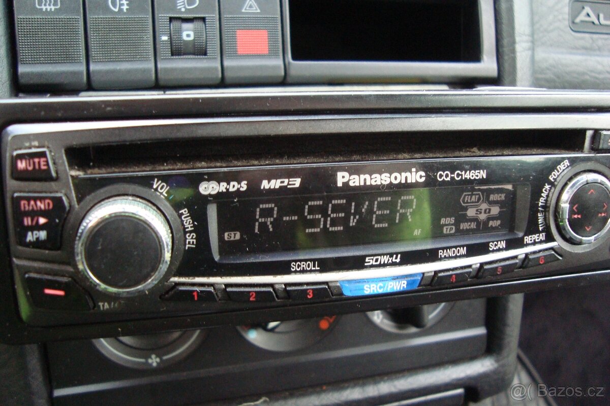 Autorádio na CD a MP3 Panasonic