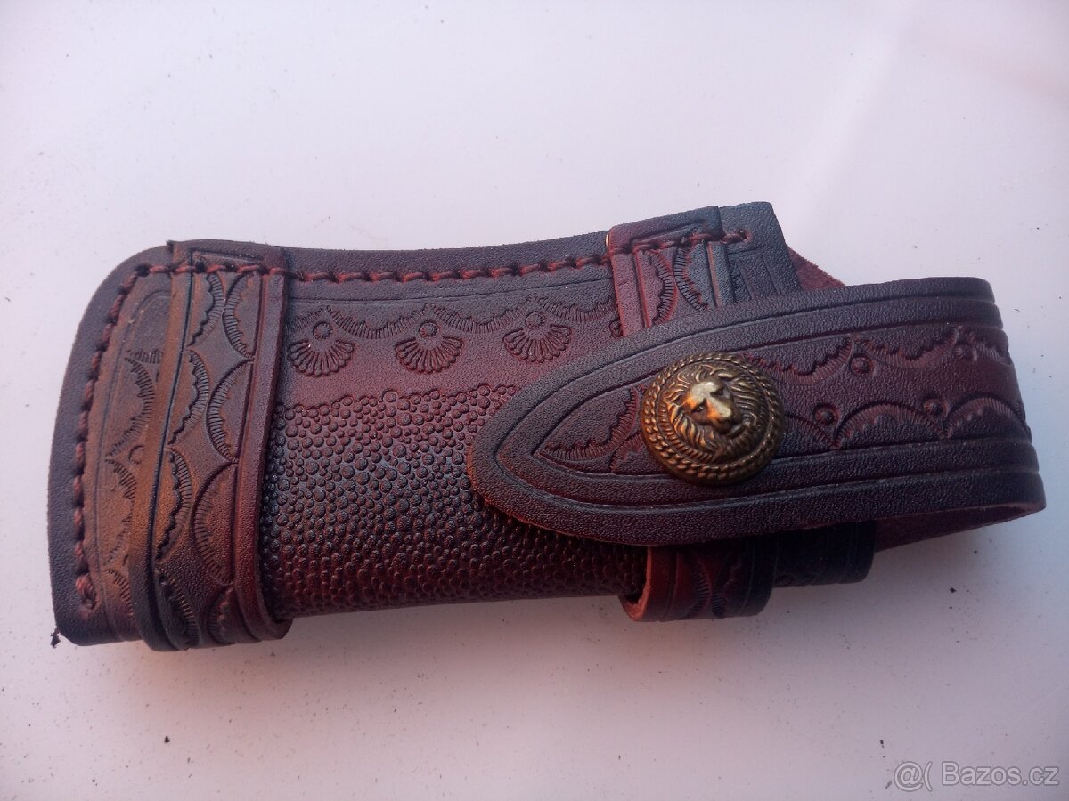 Opaskové ozdobné pouzdro na nůž