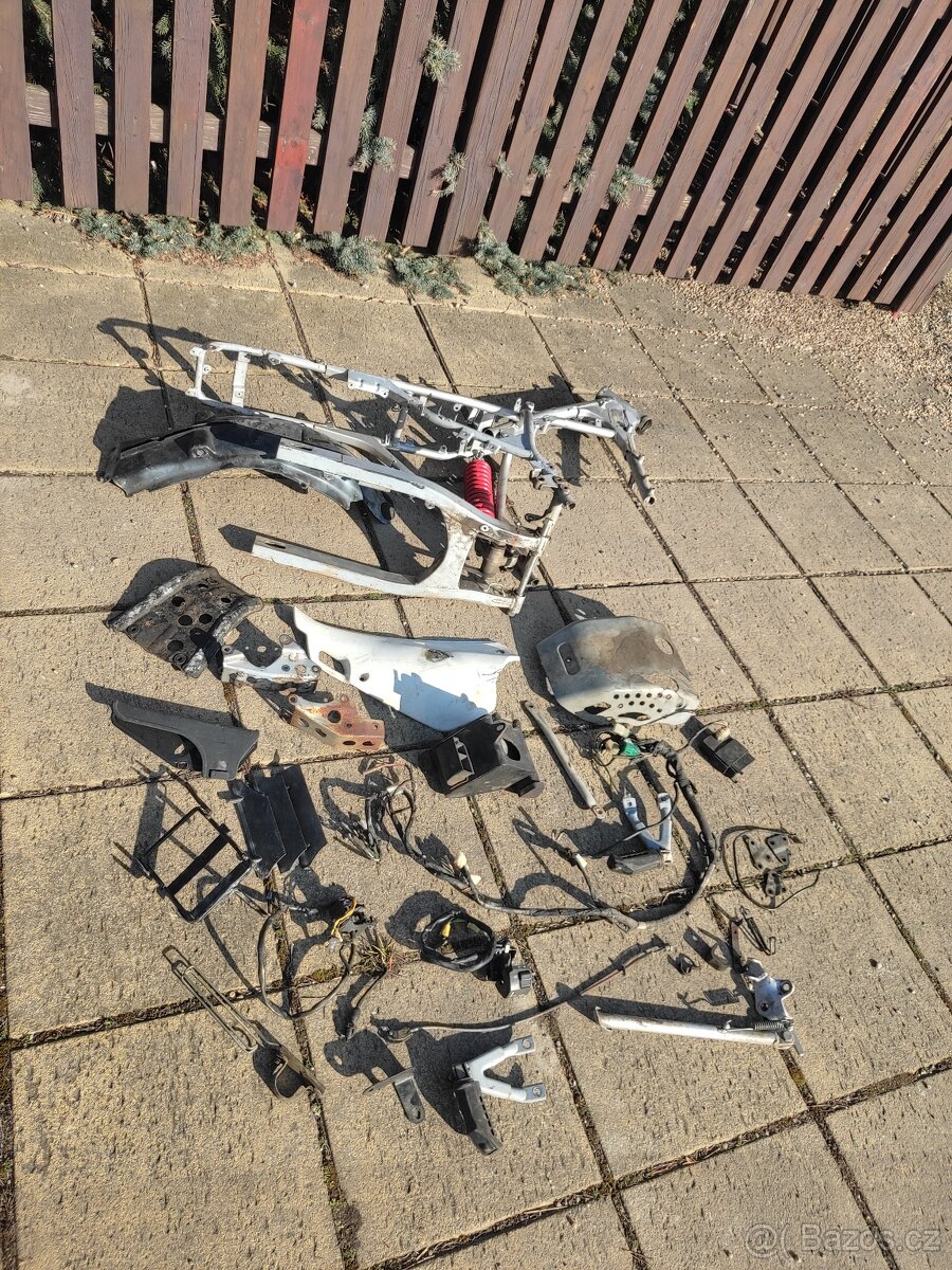 Prodám díly Hyosung RX 125