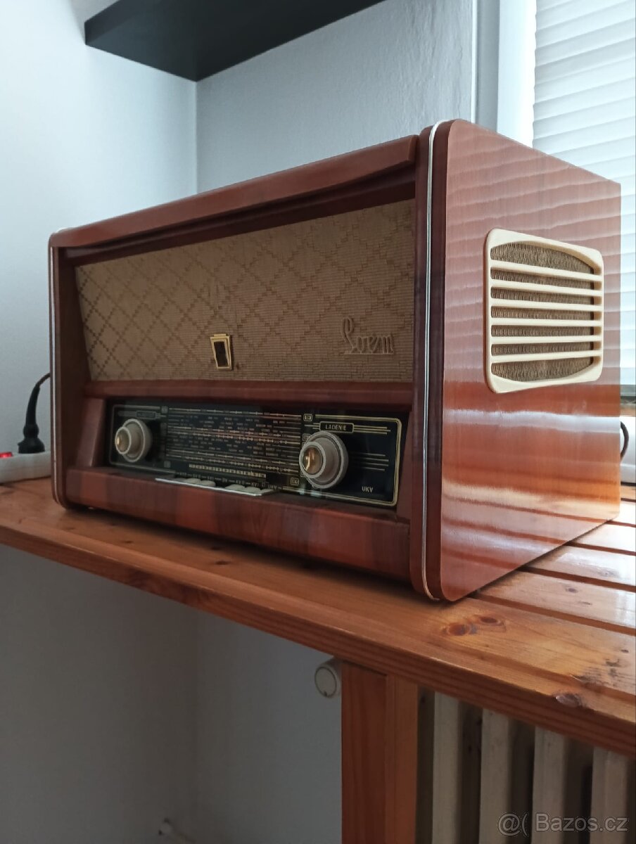 Gramorádio Tesla Poém 1005 A