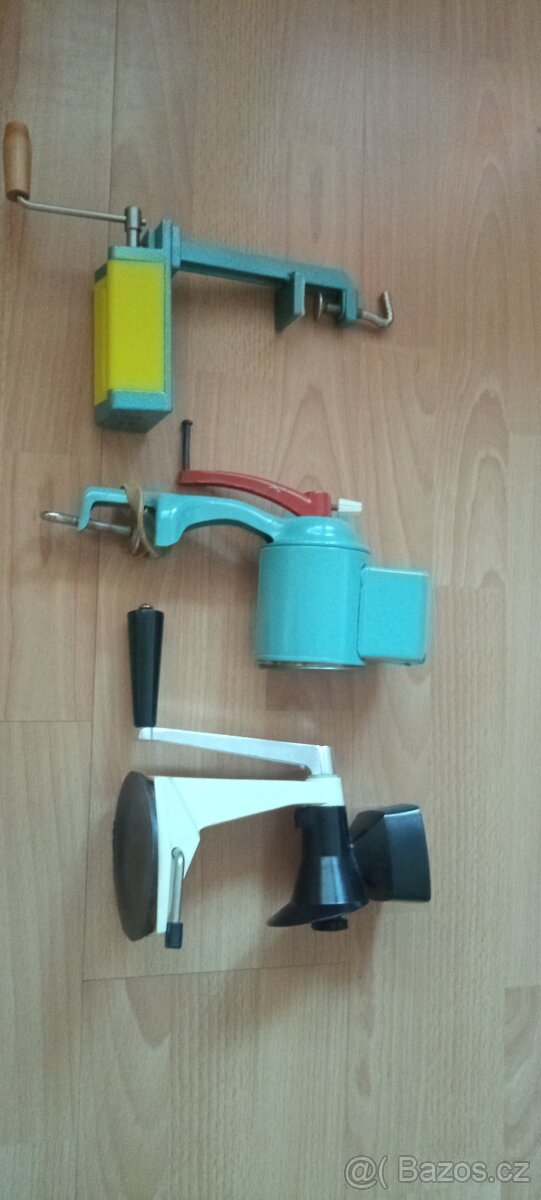 Retro mlýnek na nudle