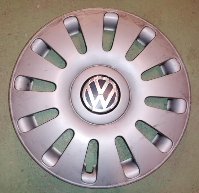 1 kus poklice VW