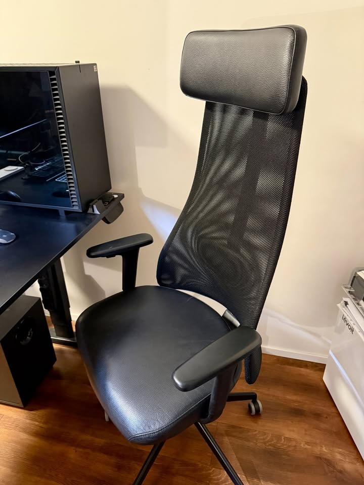 2x ergonomická židle s područkami, černá