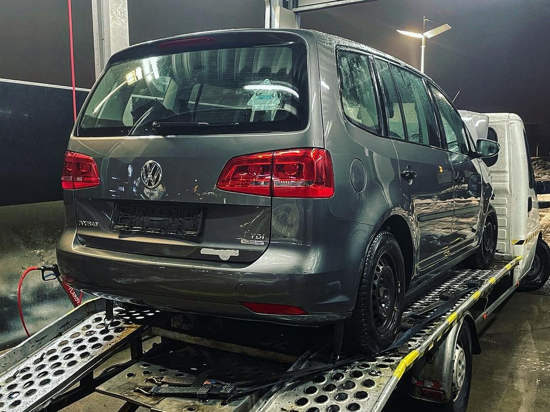 Vůz na náhradní díly VW Touran 1T3 2012 CAYC MFR LD7R