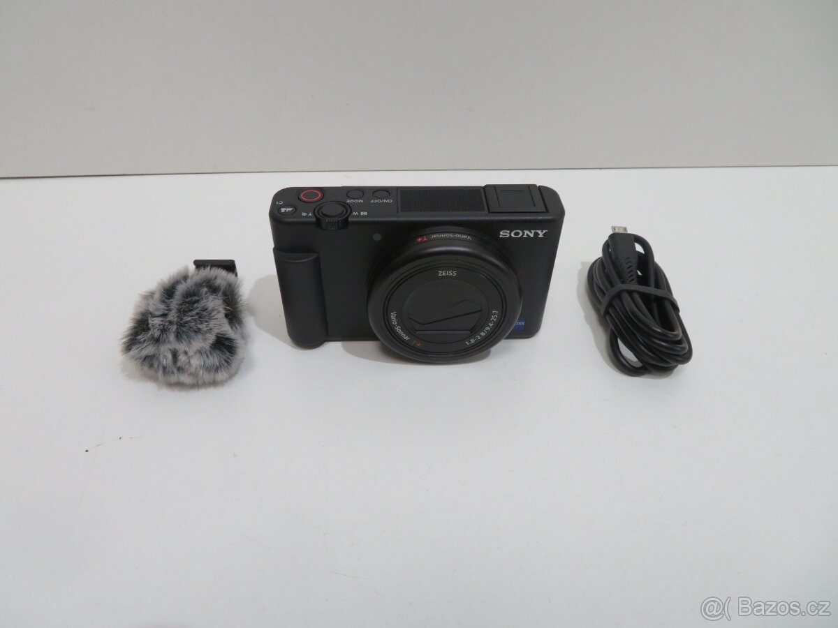 Zánovní digitální fotoaparát Sony ZV-1 (záruka 24 měs.)