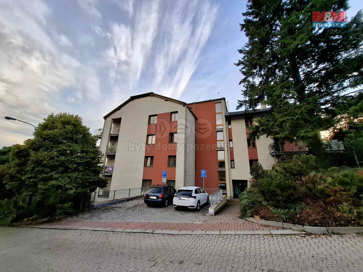 Prodej bytu 1+kk s balkonem, 46 m2, ul. Dolnokrčská, Praha 4