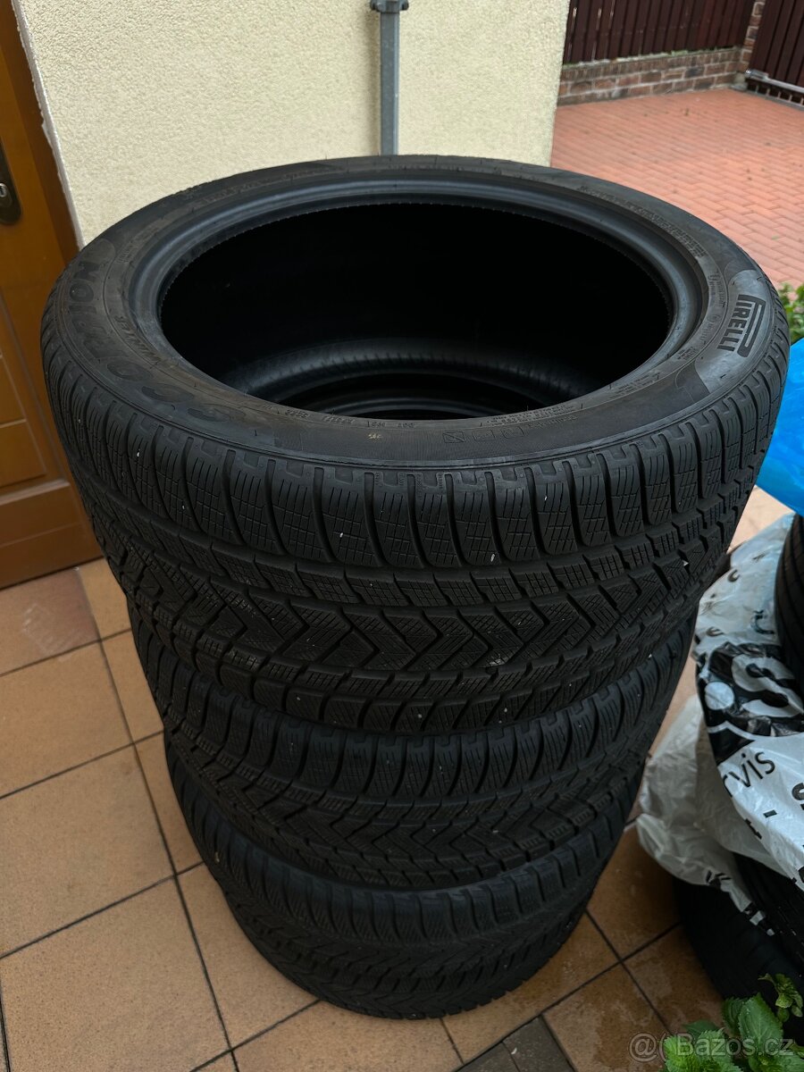 Pirelli Scorpion winter 305/40r20