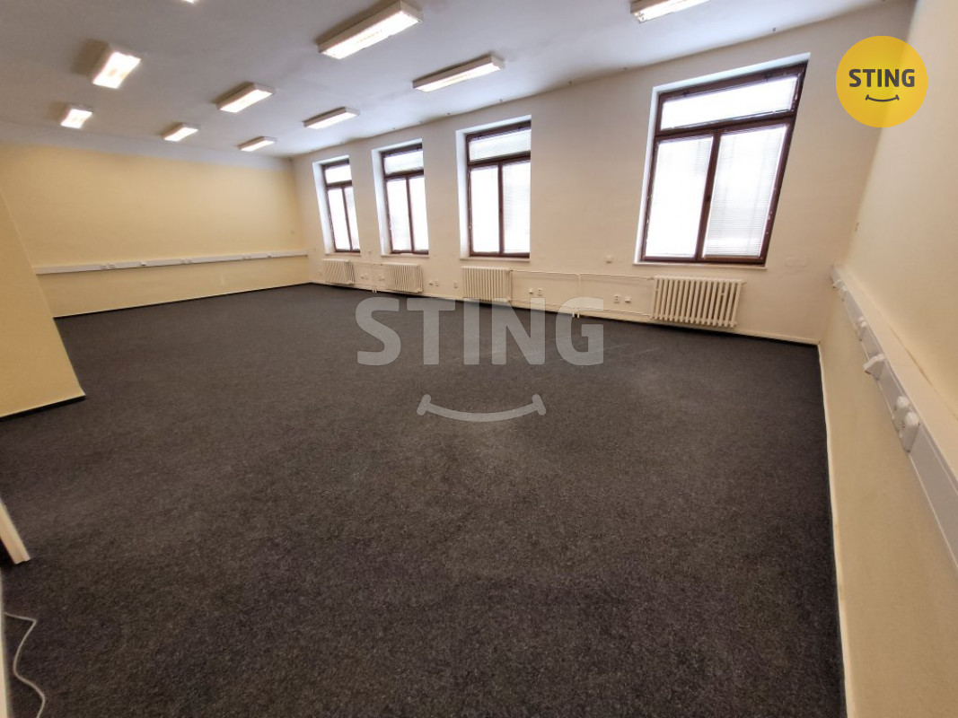 Pronájem dvou kanceláři 63 m2 a sklad na ul. Horní n, 128902