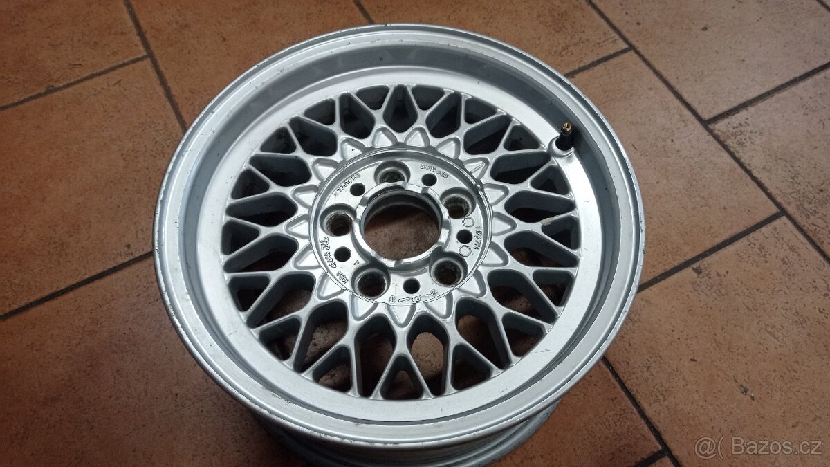 BMW E34 aludisk 7Jx15 ET20 5dírá