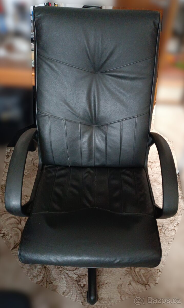 Kolečková židle kožená