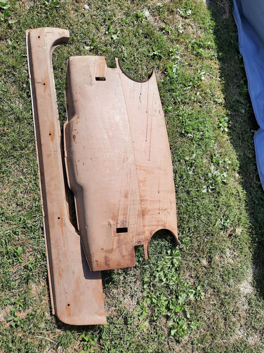 Fiat 850 Berlina Special pŕední čelo zadní blatník a prah