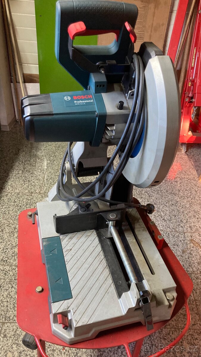 Bosch pila na kov.