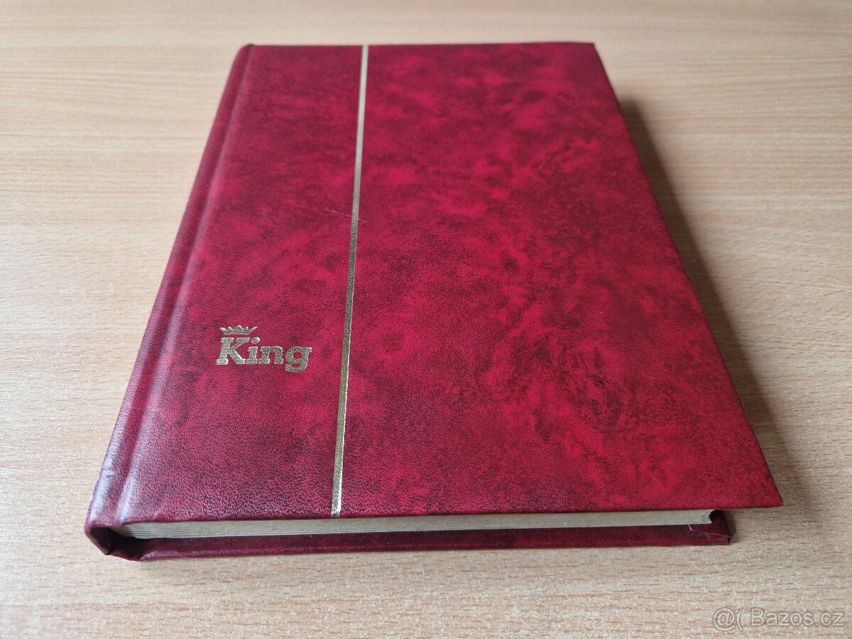 Album se známkami.