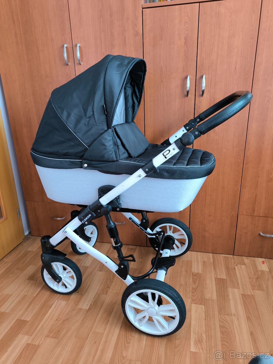 Moc pekny kocarek-hluboky