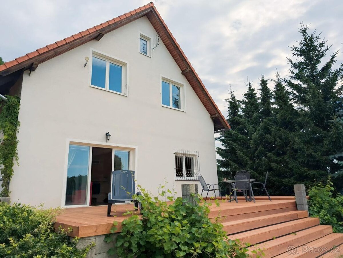 Rodinný dům 4+1 se zahradou, garáží a dílnou, Mostecká 210,