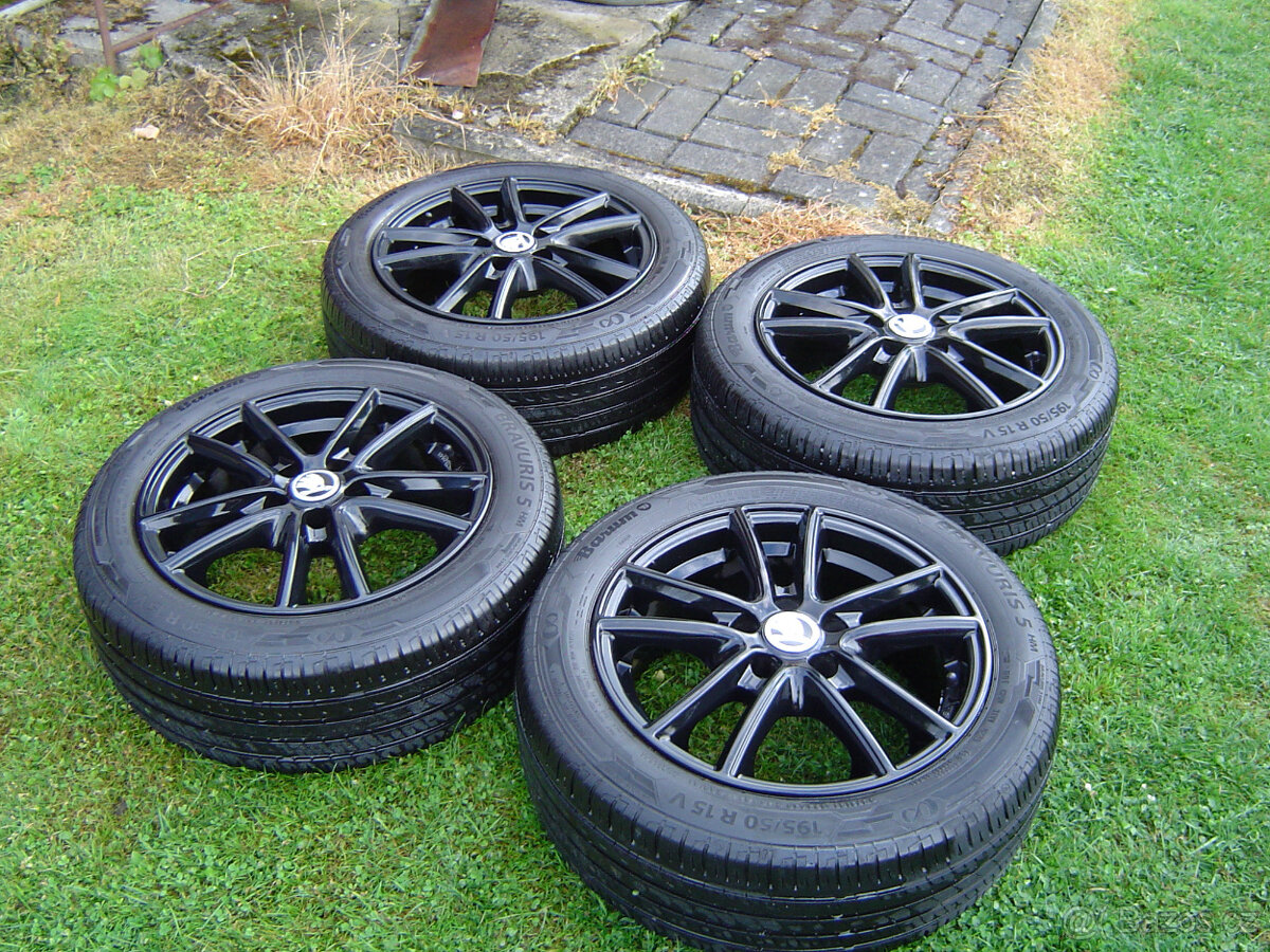 4XLETNÍ HLINÍKOVÁ KOLA ŠKODA FABIA III,IV 195/50 R15..TOP