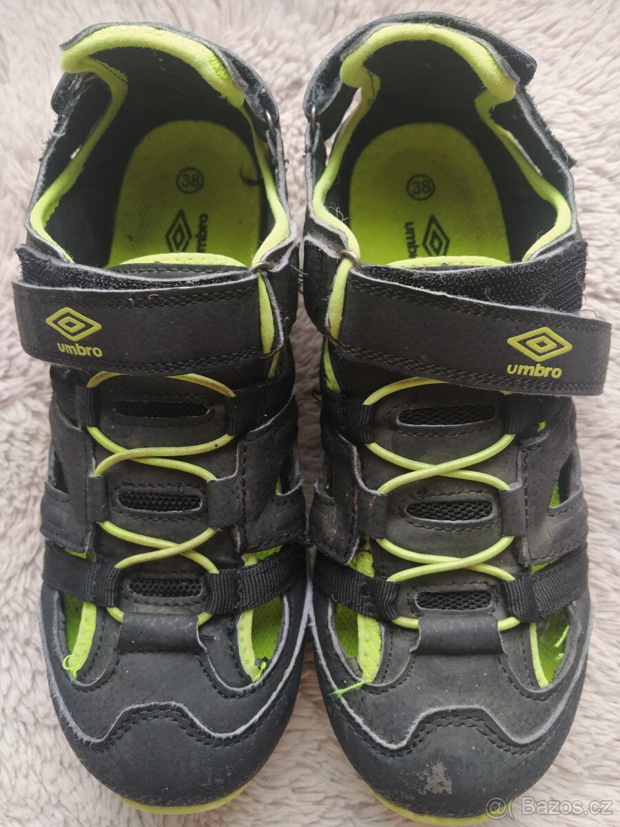 Letní boty zn. Umbro vel. 38