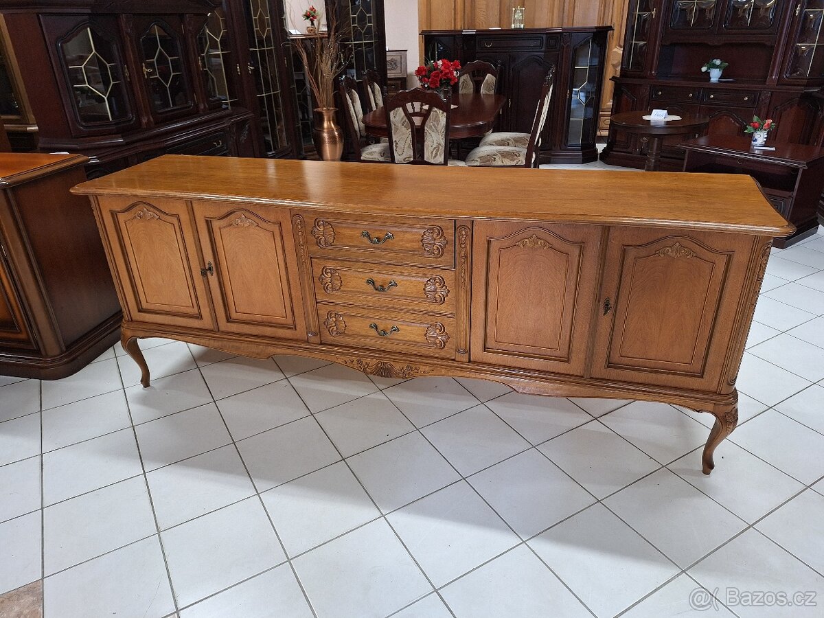 Dřevěná komoda dlouhá 230cm