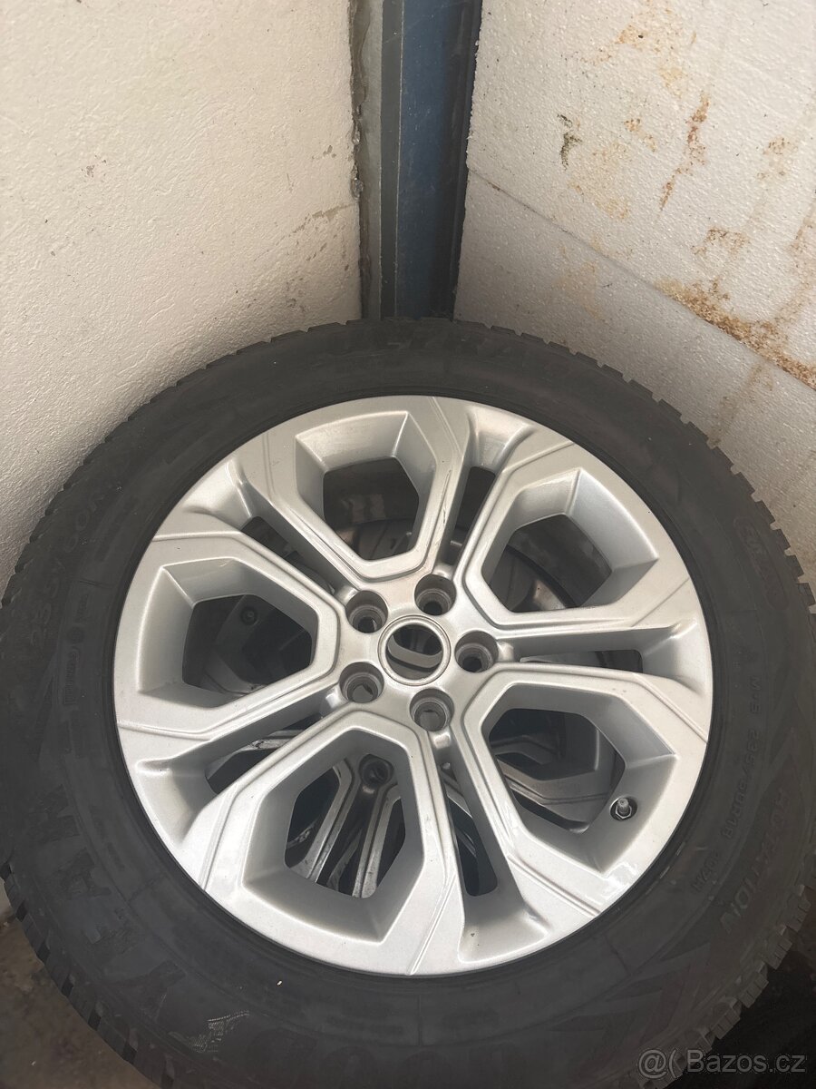 Land Rover 235/60/18