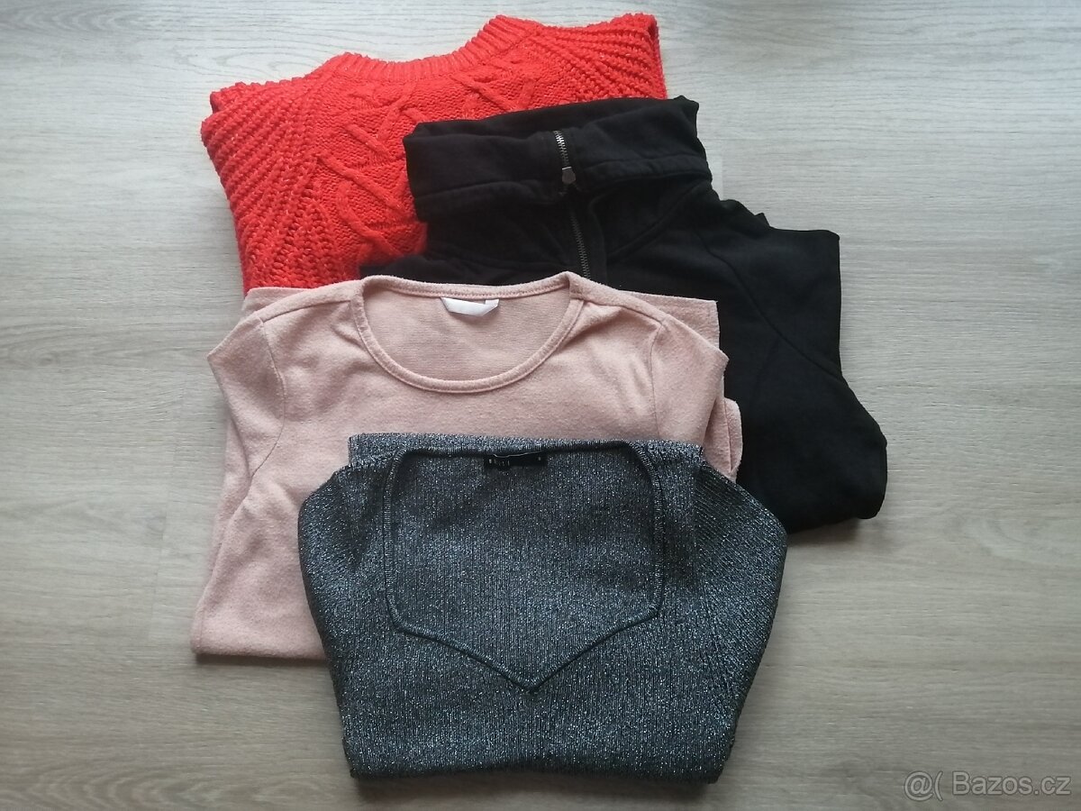 DÁMSKÉ ( DÍVČÍ) OBLEČENÍ VE VELIKOSTI CCA S