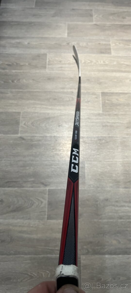 Hokejka CCM Jetspeed 440 flex 65 R 29, práva - nová